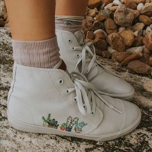 💛🤩Bangs London Fog Succulent High Top🤩💛